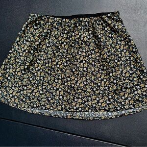 AEROPOSTALE satin floral skirt w/ elastic waistband